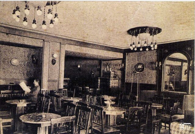 Interiér kavárny Ring-Café na konci dvacátých let 20. století