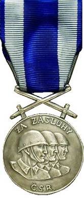 Medaile za zásluhy 1. stupně, kterou v roce 1946 udělil Aloisi Fürbacherovi prezident Edward Beneš (zdroj: internet)