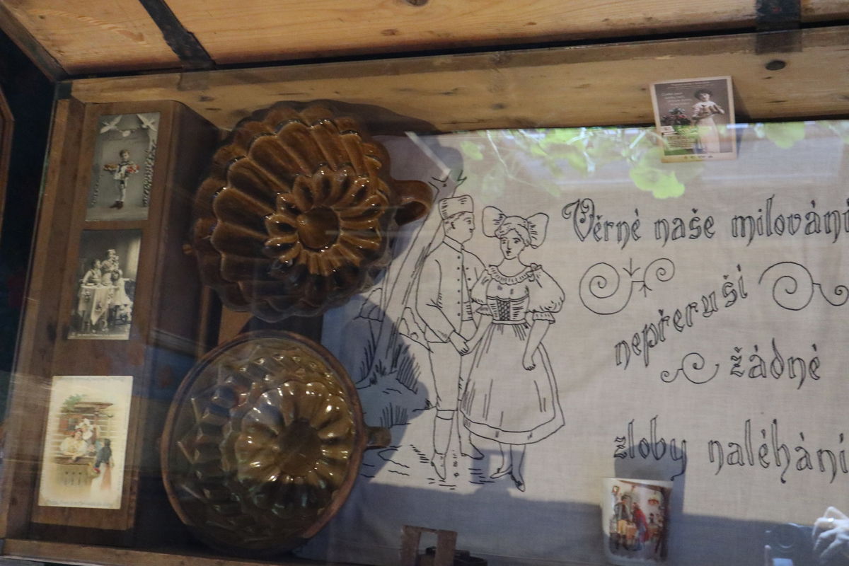 Česká paní česky vaří, přitom dobře hospodaří
