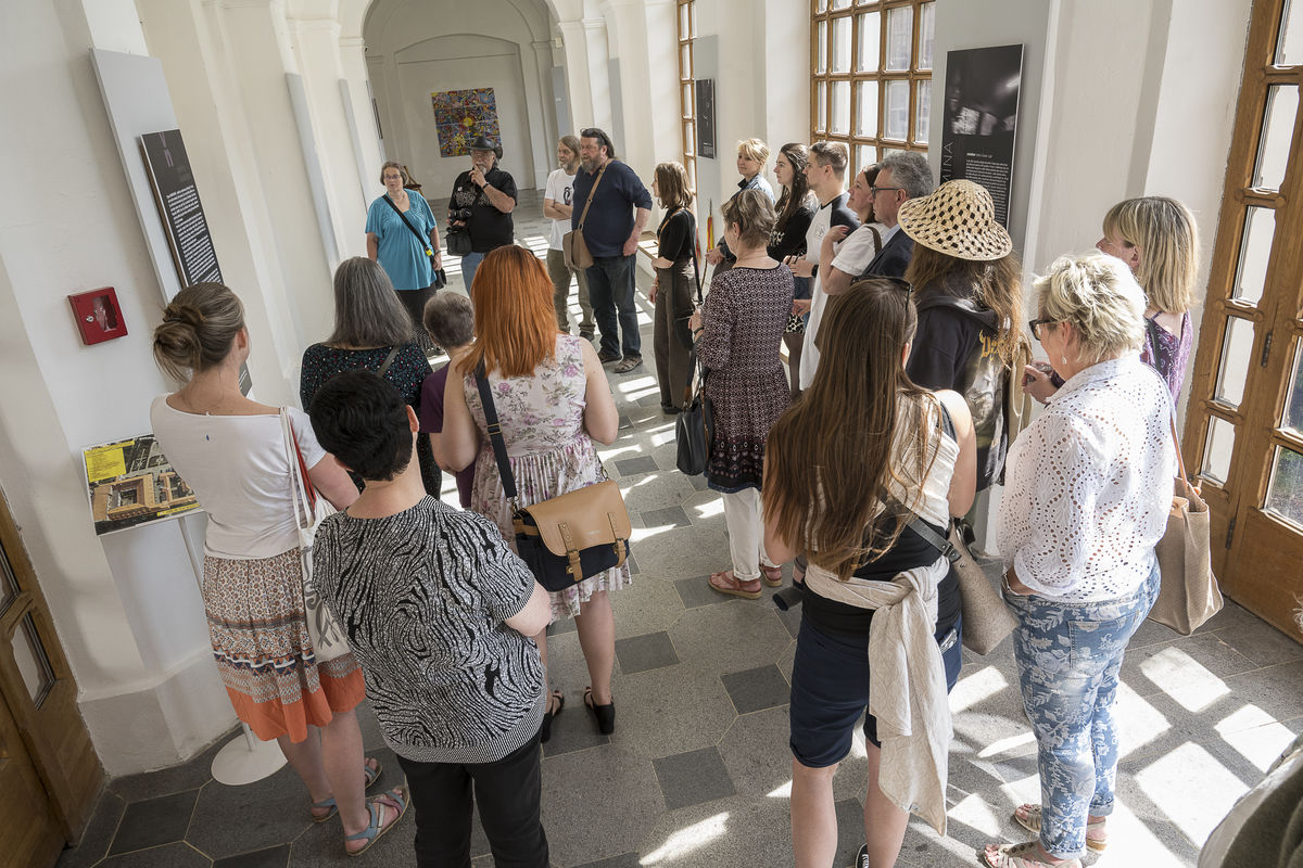 Komentovaná prohlídka výstavy Konvergence - vyvřeliny a naplaveniny